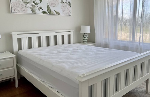 Port Welshpool House | 3 bedroom home. Fitted sheets provided. BYO pillows, doonas, blankets & towels.