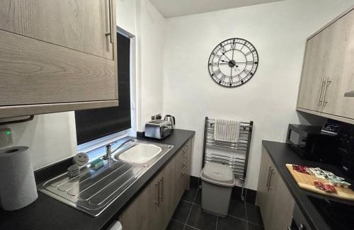 Crewe House | 3 Bedroom Home From Home, Crewe