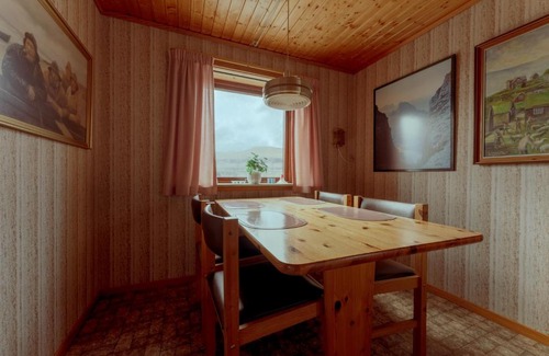 Eidi House | 3-Bedroom Home in Eiði