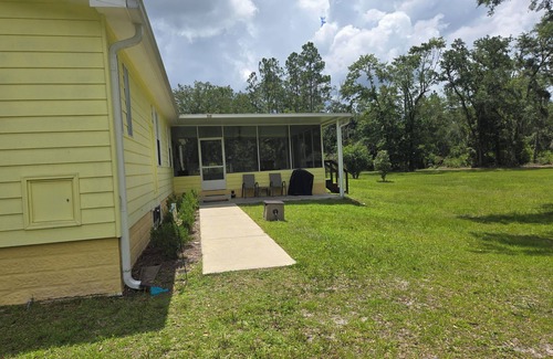 Lake City House | 3-bedroom home in rural Lake City near the Suwannee River and the Florida Trail