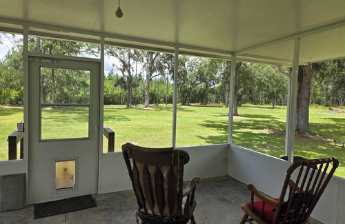 Lake City House | 3-bedroom home in rural Lake City near the Suwannee River and the Florida Trail