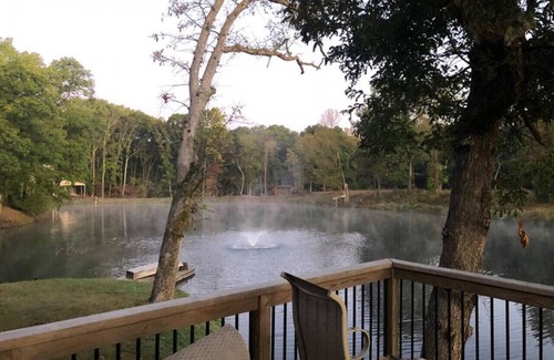 Collinsville House | 3 Bedroom Home - Lake Views on 3 Sides