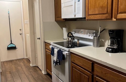 John T White House | 3 Bedroom home, minutes from DFW entertainment