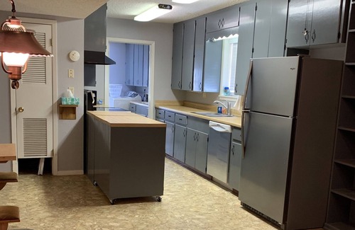 Mount Vernon House | 3 bedroom home near area lakes