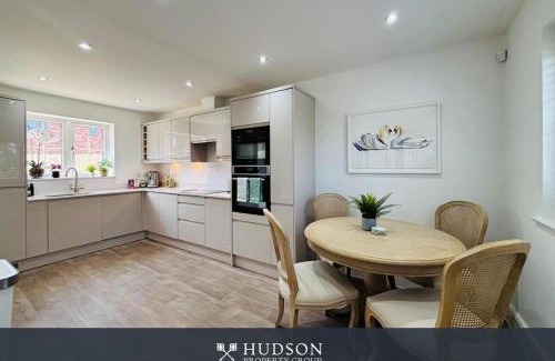 Eaton Mascott House | 3 Bedroom Home Near Shrewsbury