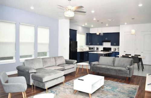 Tobin Hill House | 3 Bedroom Home Near Pearl Brewery/River Walk