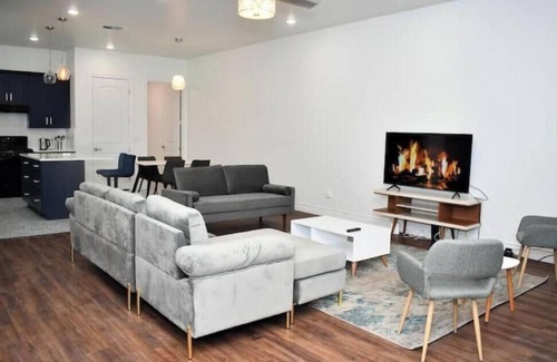 Tobin Hill House | 3 Bedroom Home Near Pearl Brewery/River Walk