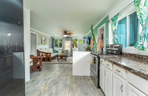 Waialee House | 3-Bedroom Home Plus Mother-in-Law-Suite in Peaceful Haleiwa Hawaii