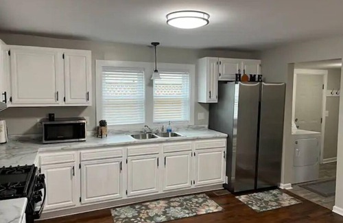 Stollings House | 3 bedroom home quiet neighborhood close to trails