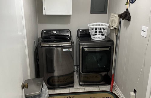 Lake Charles House | 3 bedroom home that's about 10 mminutes away from the local casinos.