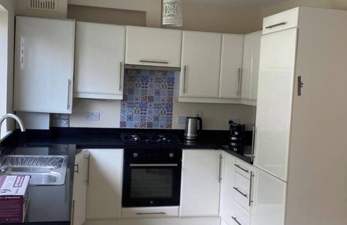 Cobh Apartment | 3 Bedroom Home, Walk to Town