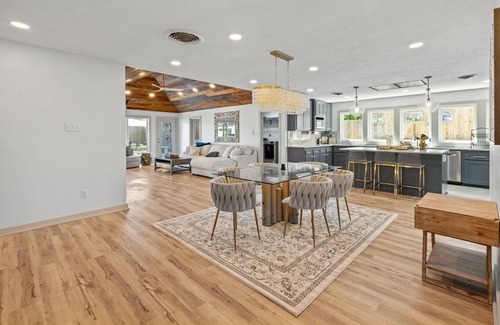 Prien House | 3 Bedroom Home with Pool