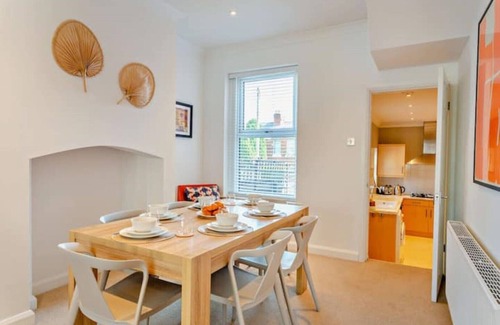 Harrogate House | 3-bedroom home with flexible bed layout and free, unrestricted parking