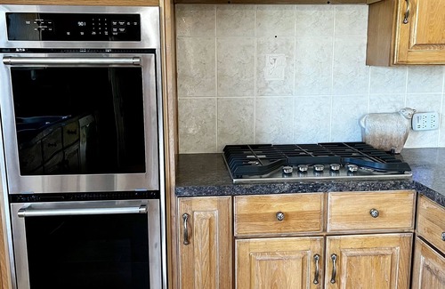 Somerset Village House | 3 bedroom home with pool
