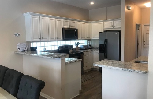 Sunset Lakes House | 3 Bedroom Home with Private Pool Area and Wireless Internet