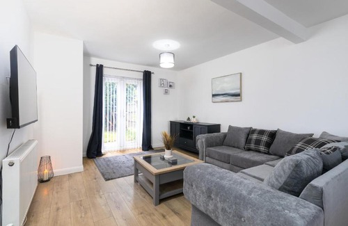 Weston on Trent House | 3 Bedroom Home with Private Driveway