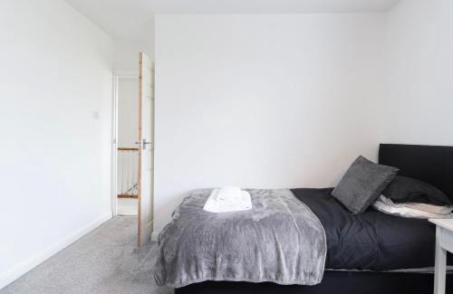Weston on Trent House | 3 Bedroom Home with Private Driveway