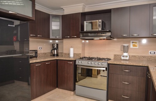 Zona Rosa Apartment | 3 Bedroom Hot Tub Apt 3 Blocks From Park Lleras. Guests no charge