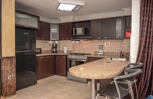 Zona Rosa Apartment | 3 Bedroom Hot Tub Apt 3 Blocks From Park Lleras. Guests no charge