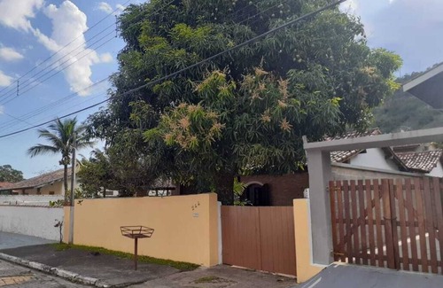 Praia de Barequecaba House | 3-bedroom house 300 meters from the beach