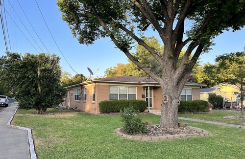 Belton House | 3 bedroom house 5 minutes from downtown Belton