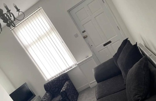 Offerton House | 3 bedroom house available.