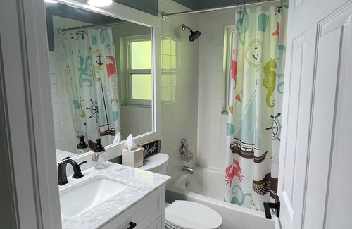 Marco Island House | 3-bedroom house close to beach with screened-in pool on tropical Marco Island