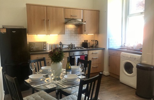 Preston House | 3 bedroom house close to M6 & M55