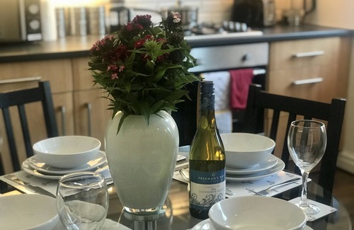 Preston House | 3 bedroom house close to M6 & M55