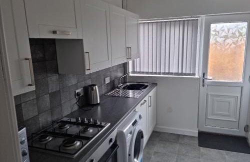 Ellesmere Port House | 3 bedroom house-Ellesmere Port