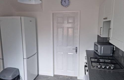 Ellesmere Port House | 3 bedroom house-Ellesmere Port