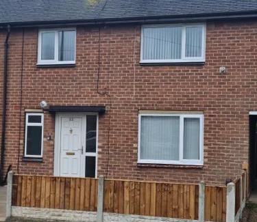 Ellesmere Port House | 3 bedroom house-Ellesmere Port