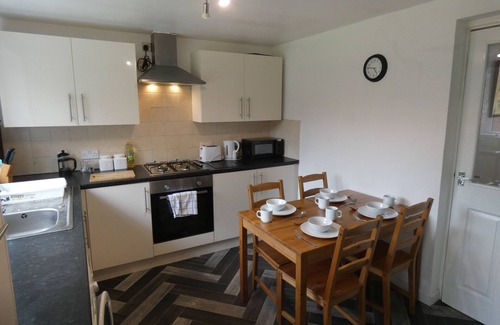 Abercwmboi House | 3 Bedroom House for Brecons and Bike Park Wales