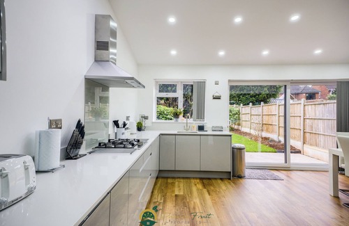 Coventry House | 3 BedRoom House| Coventry| Wi-fi Netflix| Parking