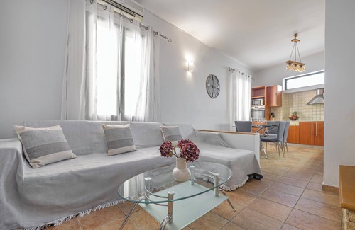 Koskinou House | 3-bedroom house in peaceful Ρόδος Κοσκινού with WiFi, AC