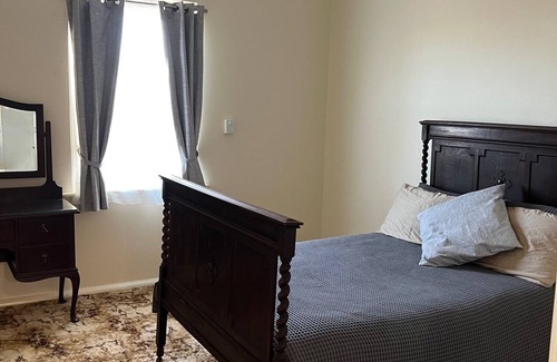 Napperby House | 3 Bedroom House, heating & cooling -17kms to Port Pirie - Pet Friendly.