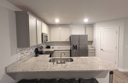 Church Street House | 3-bedroom house in adorable Union City with AC