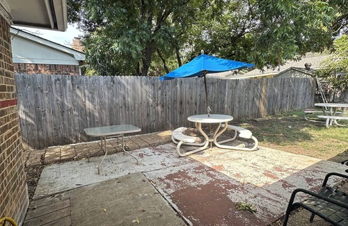 South Arlington House | 3-bedroom house in Arlington near Texas Live