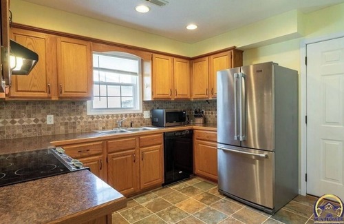 Emporia House | 3-bedroom house in awesome Emporia with AC, WiFi. Enjoy your stay!