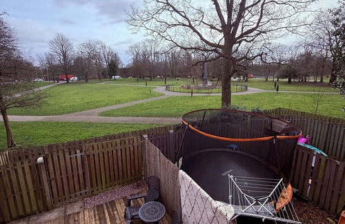 Wigan House | 3-bedroom house in awesome Wigan with WiFi