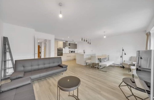 St Albans House | 3 bedroom house in Bricket wood, St Alban