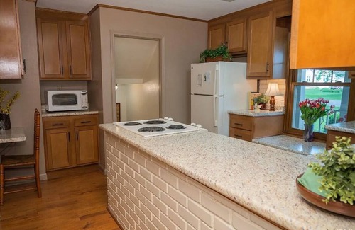 Yorktown House | 3-bedroom house in beautiful Yorktown, IN. Close to Ball State.