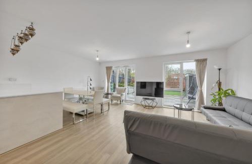 St Albans House | 3 bedroom house in Bricket wood, St Alban