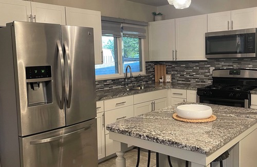Alamogordo House | 3-bedroom house in charming Alamogordo with WiFi, AC. Book now