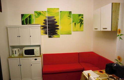 Sector 4 House | 3-bedroom house in charming București with AC, WiFi