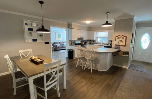 Southport House | 3-bedroom house in charming Southport with AC, WiFi