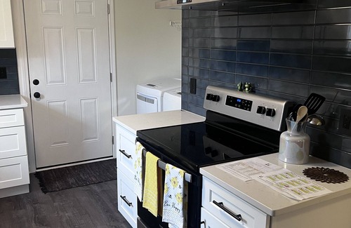 Columbia House | 3-bedroom house in charming Columbia. Near town square. Enjoy your stay