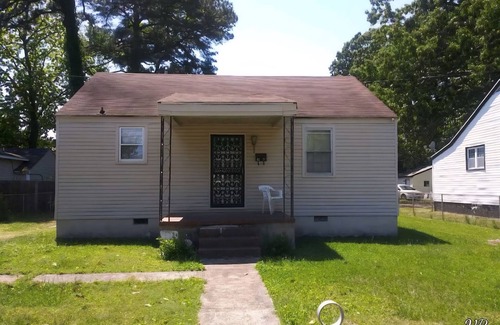 Norfolk - Virginia Beach House | 3-bedroom house in charming Norfolk, close to The Airport and VA Beach.