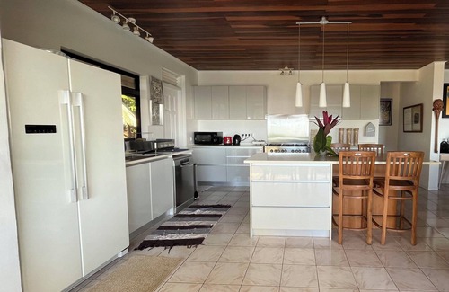Mahina House | 3-bedroom house in charming Mahina with AC, WiFi. Enjoy your stay