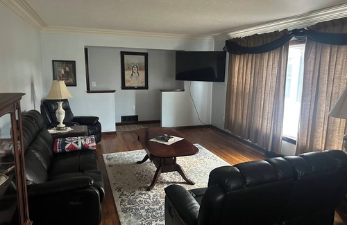 Homerville House | 3-bedroom house in delightful Grafton has AC, WiFi, close to Wellington, Oberlin